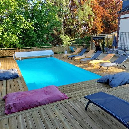 Le Clos Des Lodges Bernay  Exterior photo