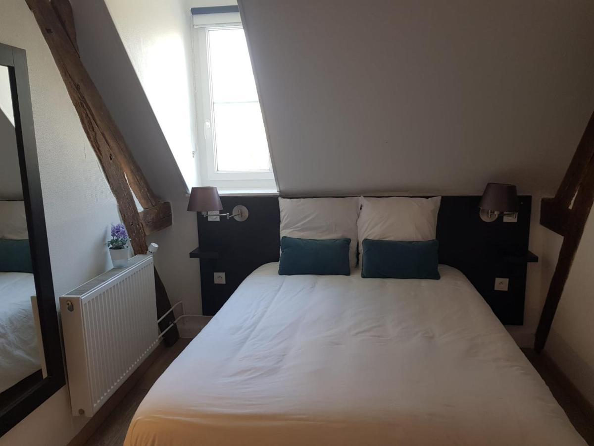 Le Clos Des Lodges Bernay  Room photo