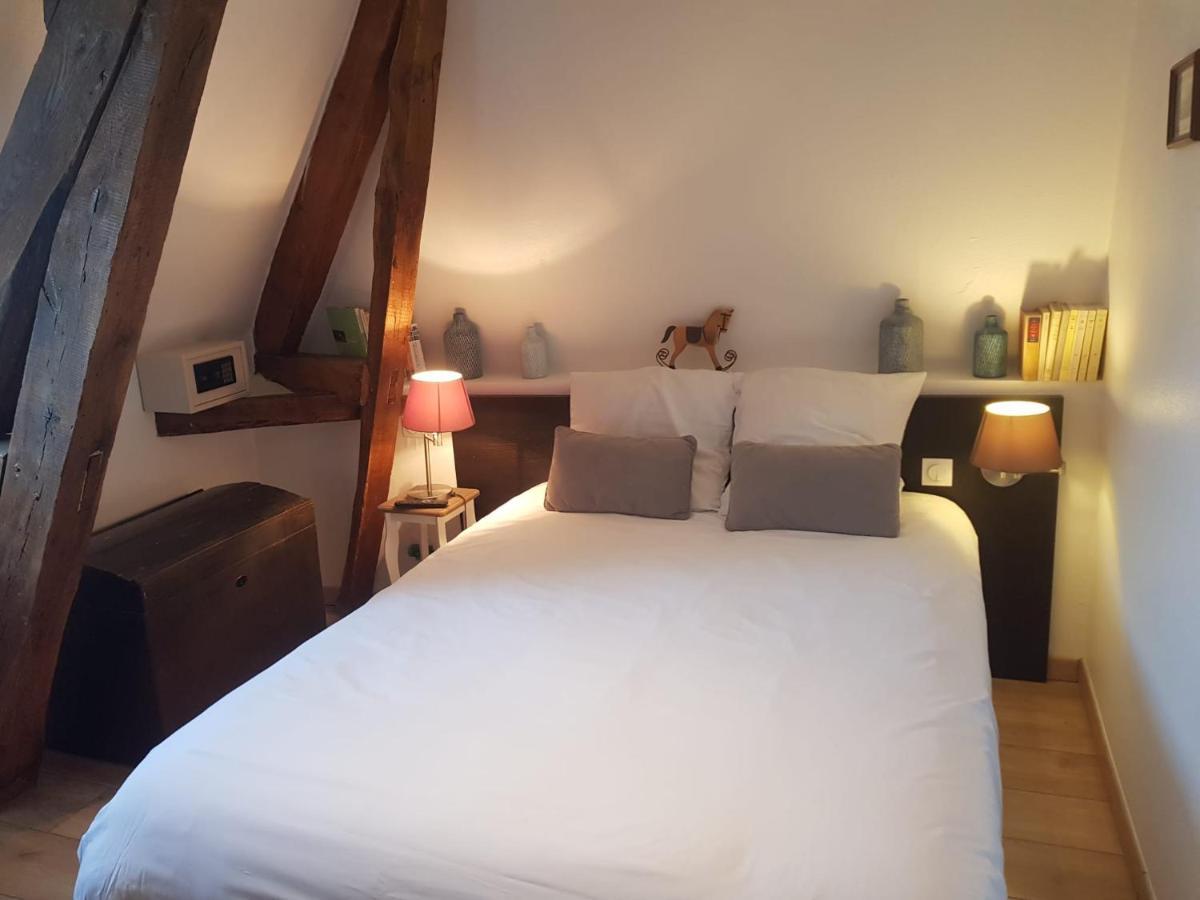 Le Clos Des Lodges Bernay  Room photo