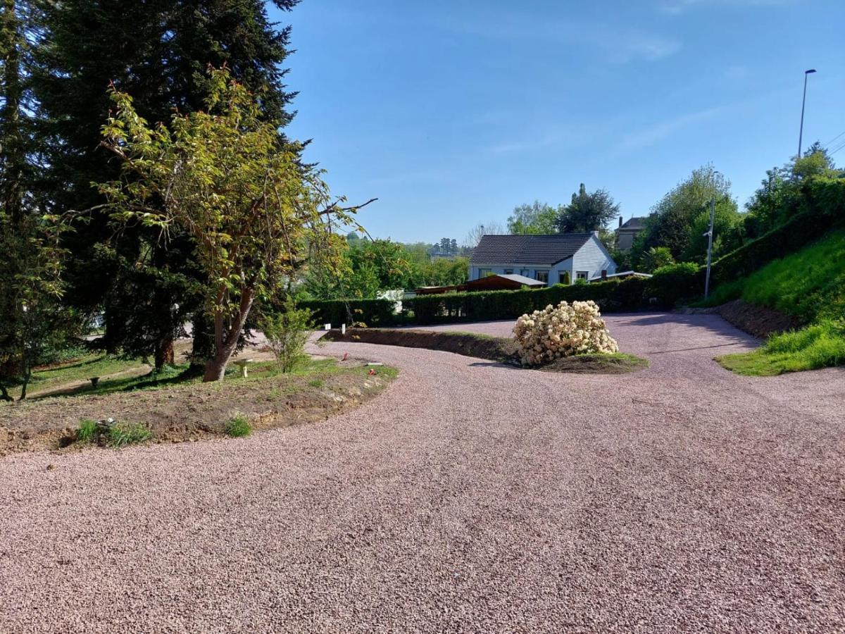 Le Clos Des Lodges Bernay  Exterior photo