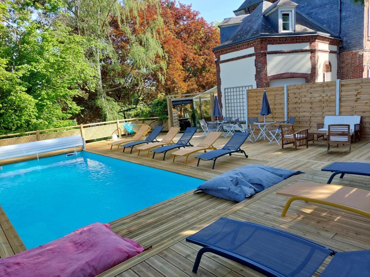 Le Clos Des Lodges Bernay  Exterior photo