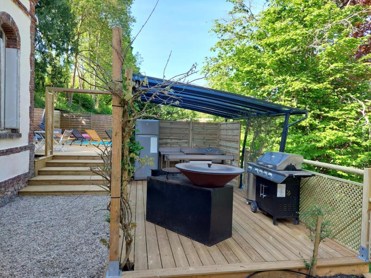 Le Clos Des Lodges Bernay  Exterior photo