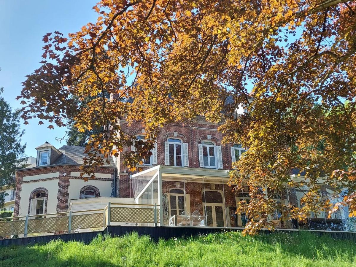 Le Clos Des Lodges Bernay  Exterior photo