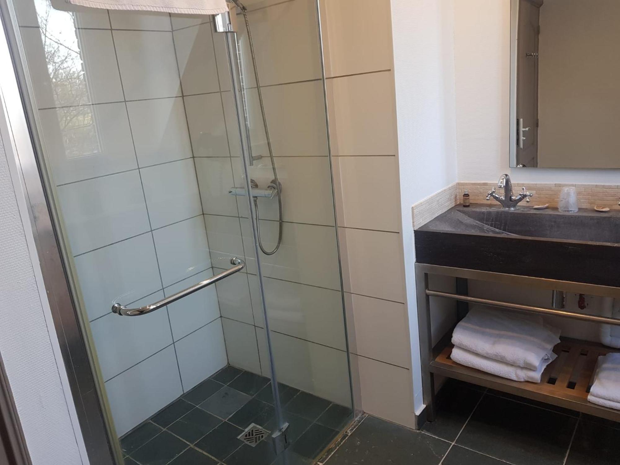 Le Clos Des Lodges Bernay  Room photo