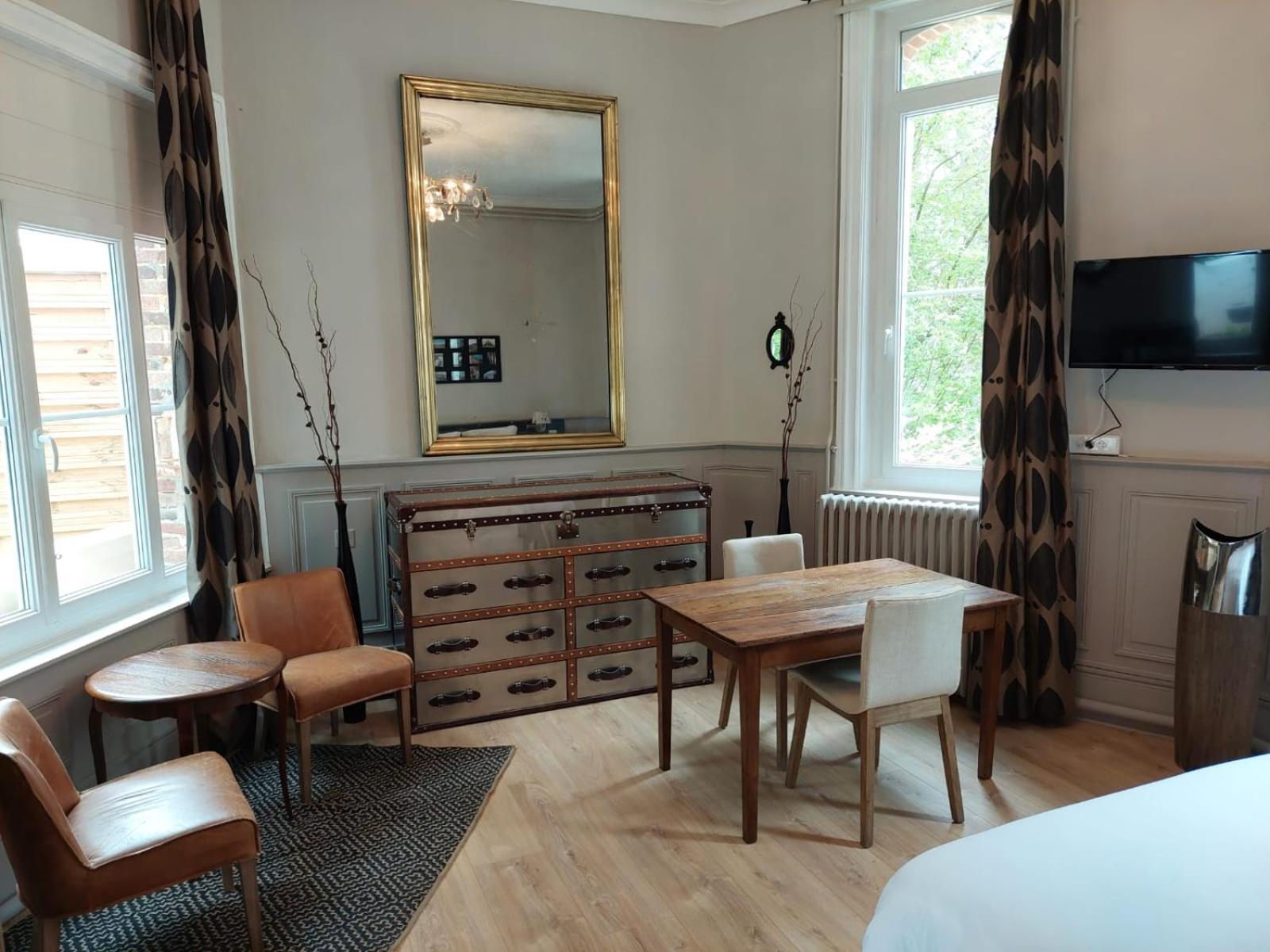Le Clos Des Lodges Bernay  Room photo