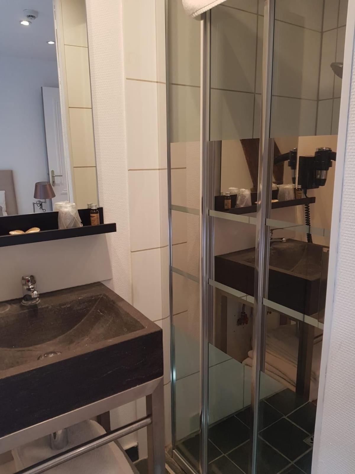 Le Clos Des Lodges Bernay  Room photo