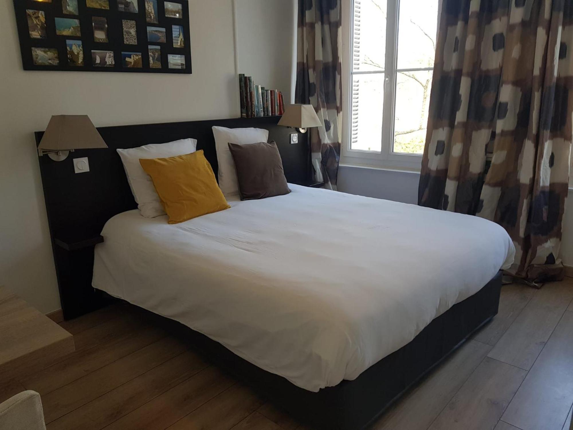 Le Clos Des Lodges Bernay  Room photo