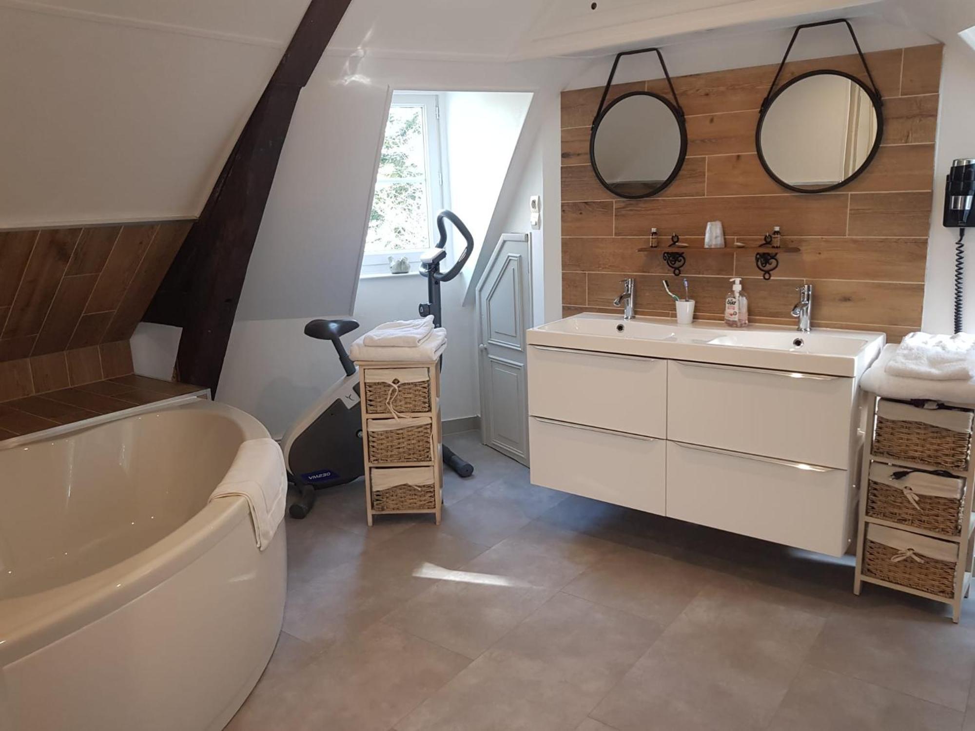 Le Clos Des Lodges Bernay  Room photo