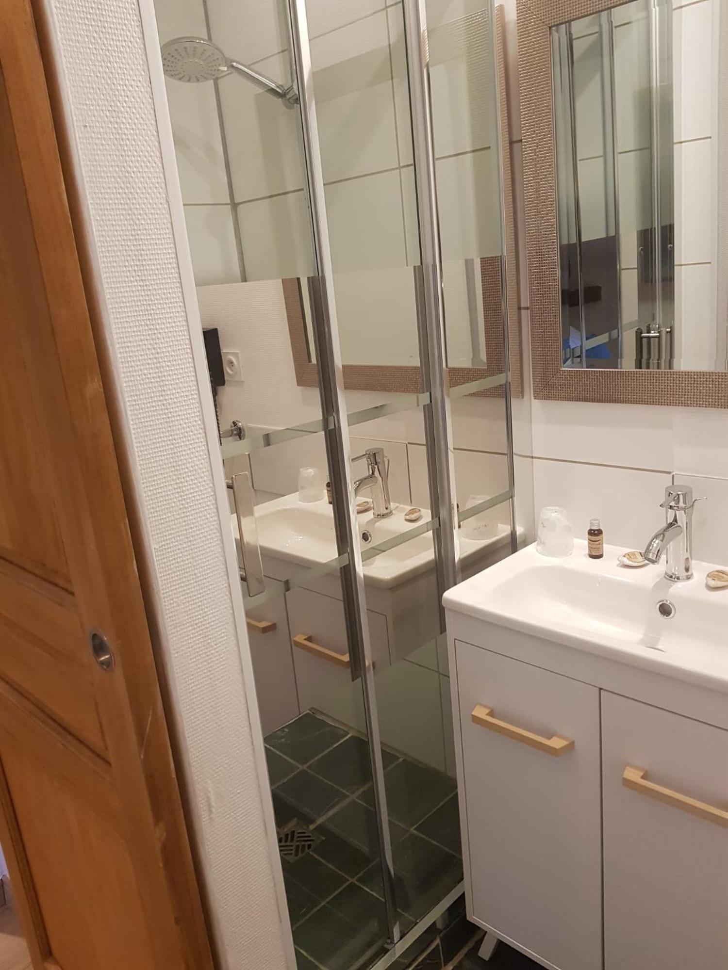 Le Clos Des Lodges Bernay  Room photo